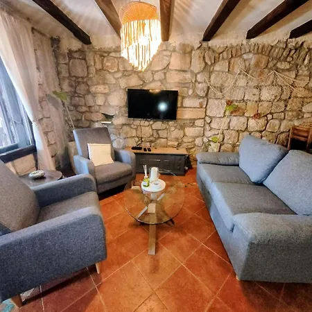 Luce Island House Tatil Evi